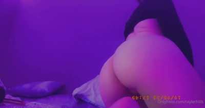 😈
