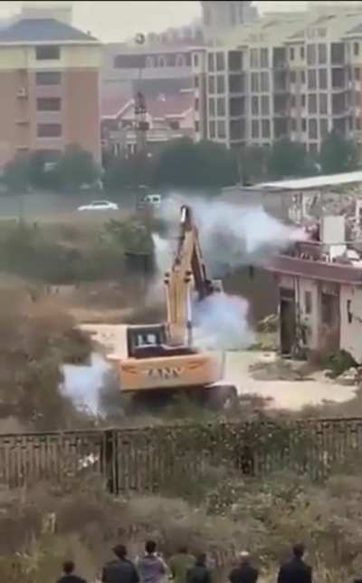 If You think a bulldozer would win against a man&hellip; think again