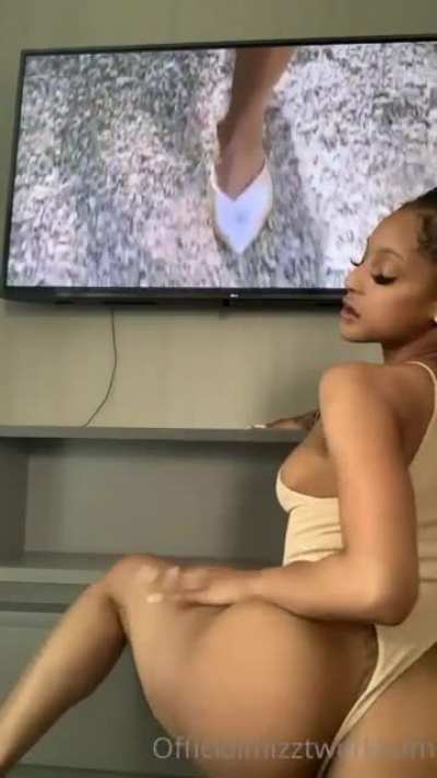 ✊🏿