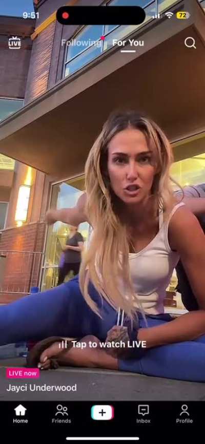 Mom loses it over Lifetime Fitness incident involving underaged daughter in swimsuit 