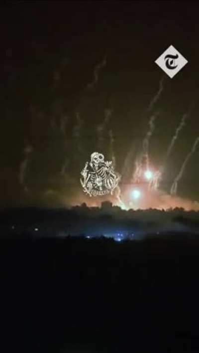 Another clip from tonight shows munitions raining down causing explosions and fires burning, Northern Yemen, January 12th 2024