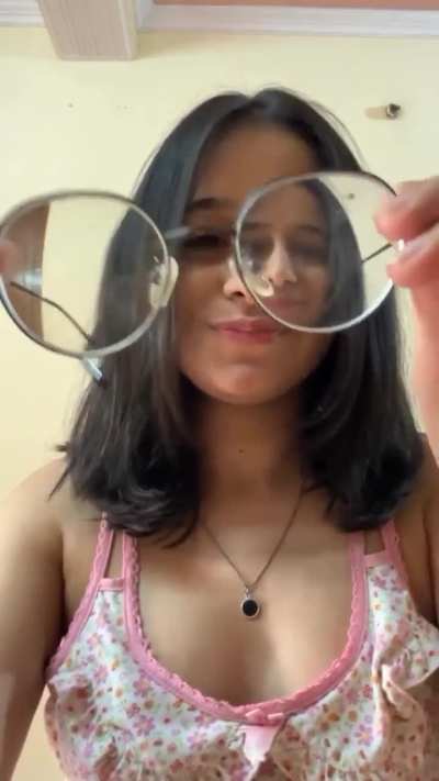 You can tell she's blind without her glasses. She also looks like that shy girl from class who wants to become something, but is too coward to do anything. 😔