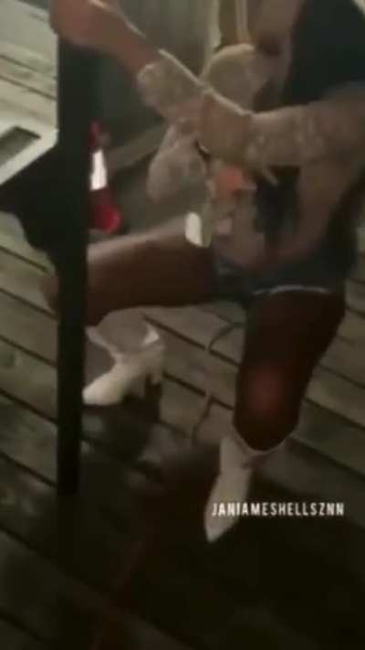 Cowgirl Twerk 🤠🍑