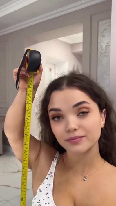 Wld you date a tiny girl like me?