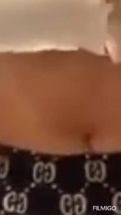 Isha&rsquo;s belly button is so hot