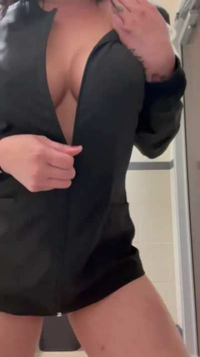 When you&rsquo;re stuck working night shifts 💋[f]