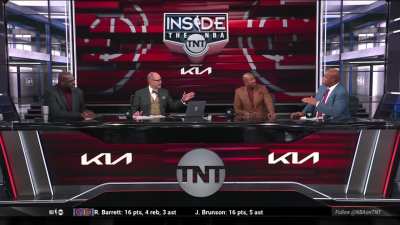 [Highlight] Shaq after being challenged by TNT crew to write with his left hand: 