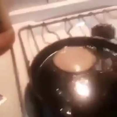 C&oacute;mo dar vuelta a una hamburguesa