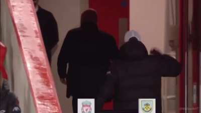 Exclusive audio from that bust up in the tunnel between Dyche &amp;amp; Klopp 👀