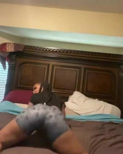 She be throwing it