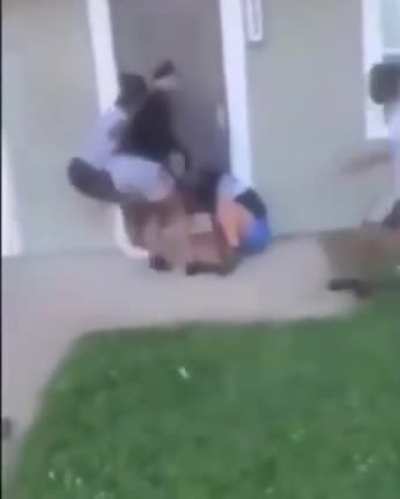 WHY does BLACK LIVES MATTER the RACIST SUPREMACIST organization HATE the ALL LIVES MATTER message? Because they're racist supremacists!! Video shows black people kicking a CHILD and beating their mother nearly to death! No response or acknowledgement from
