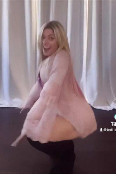 Alexa Bliss on top
