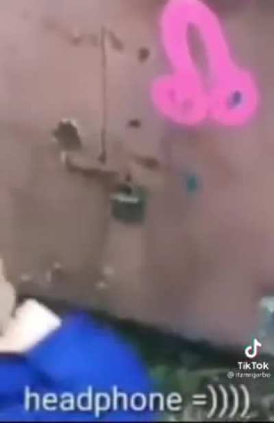 O t&iacute;tulo foi procurar um headphone