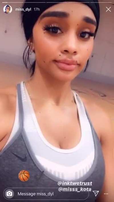 Permanent beauty mark tattoos on her face? Hmmmm.....what y&rsquo;all think?