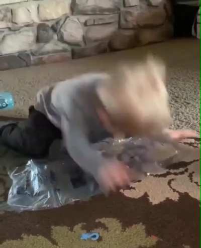Now that&rsquo;s how you pop bubble wrap!