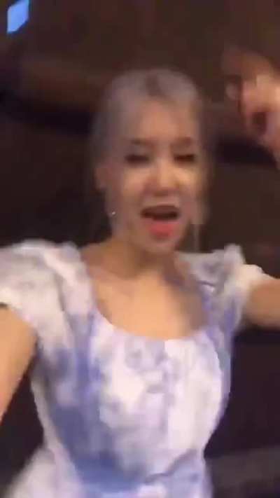 200701 Blackpink TikTok Update w/ Ros&eacute;
