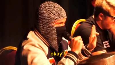 Audience cracking knuckles
