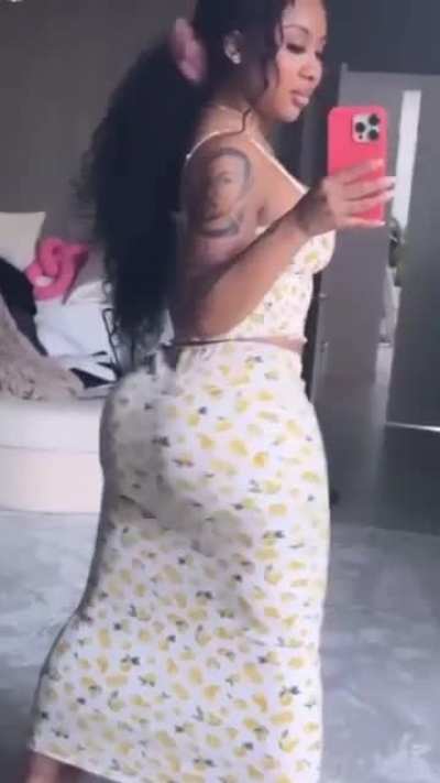 Ari Fletcher&rsquo;s big ass in a sundress