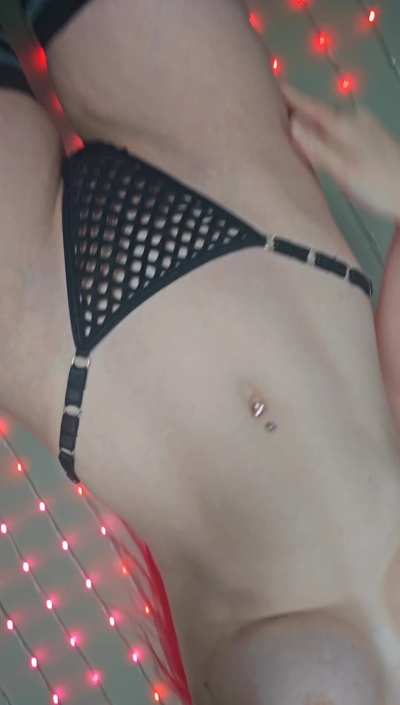 Do you think I'm hot or not >.<