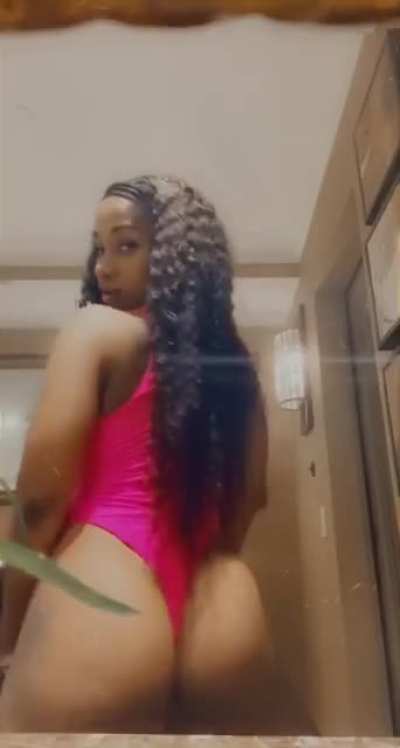 She got some ass -@bea2ful_Whit