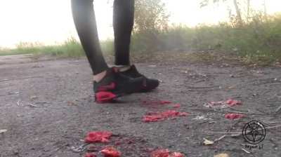 Helga li Tomatoes Crush Nike