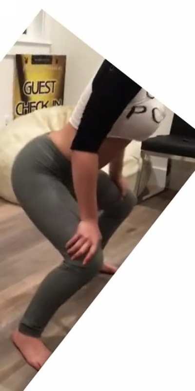 Ariel Winter's big tits jiggling as she twerks her ass