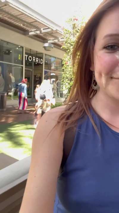 Deepthroat, ball worship, and a facial all outside!
