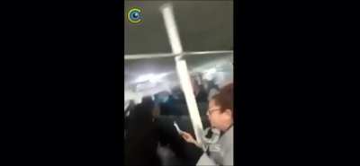 Um cara colocou a m&uacute;sica do titanic quando o motor do barco parou. O br &eacute; mt criativo
