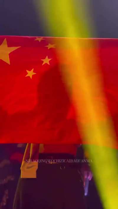 王嘉尔：在自由的土地，舔最红的屁股