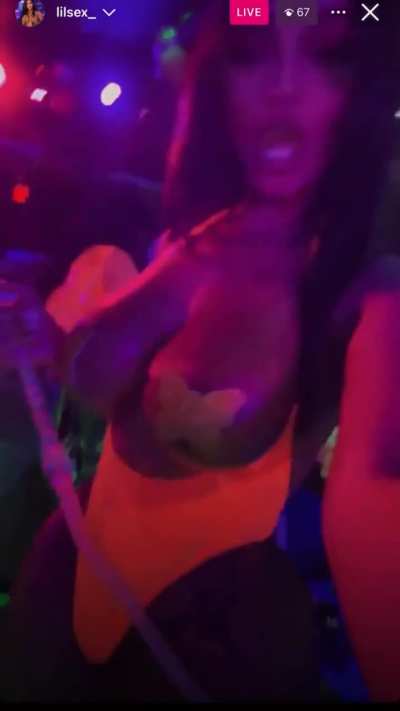 ( &deg; )( &deg; )🤳🏿&hearts;️