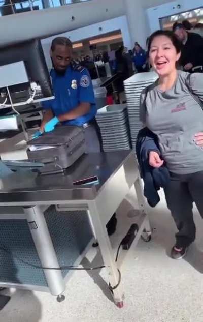 His face 😂