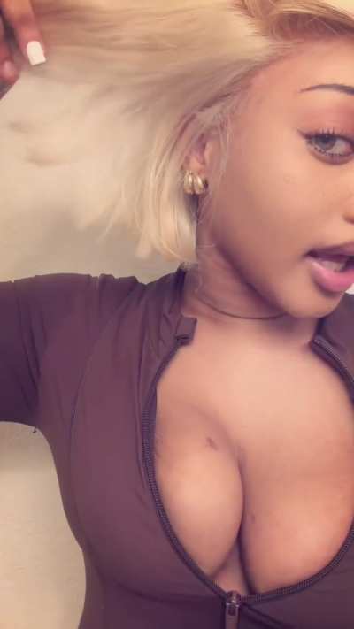Tits gonna bust out 😩😵&zwj;💫