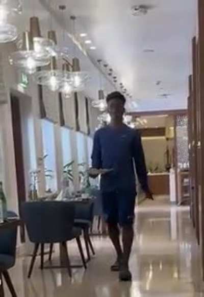 &ldquo;ere ere ere ere ere&rdquo; - Bukayo Saka