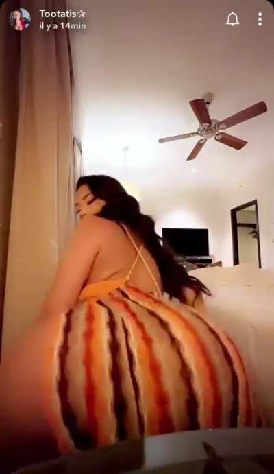 Elle twerk bien🍑