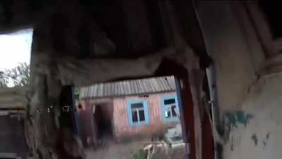 A fragment of the battles in Vovchansk from the camera of officers of the &ldquo;Safari&rdquo; assault regiment of the &ldquo;Lyut&rdquo; Brigade of the National Policeof Ukraine. Footage includes close range enemy visible shooting of a Russian soldier. July 5, 2024.