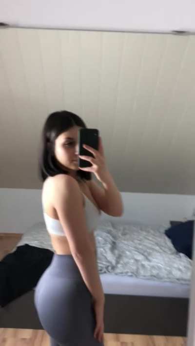 I hope that the 5 guys who see this like my petite body 💕
