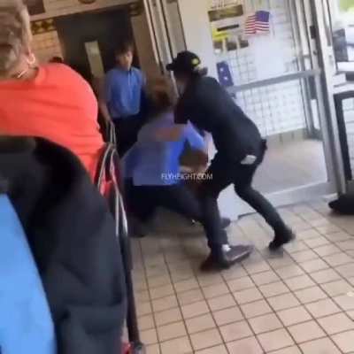 Two Waffle House Employees Handle Business On The Clock