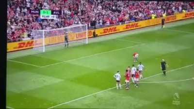 Emi Martinez asking Cristiano to take the PK right in front of Bruno Fernandes