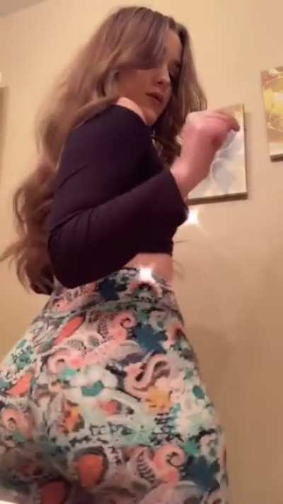 Tik tok girl.