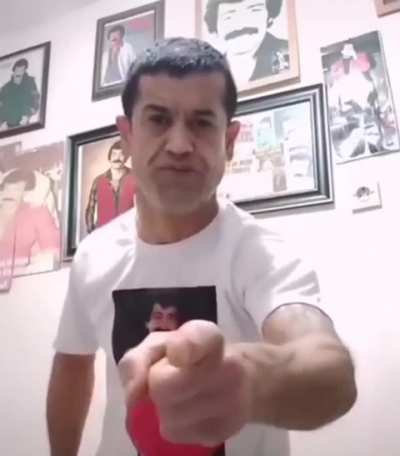 Otomatik portakal okuyorum daha başlarındayım ama şimdiden böyle oldum bu ne amk