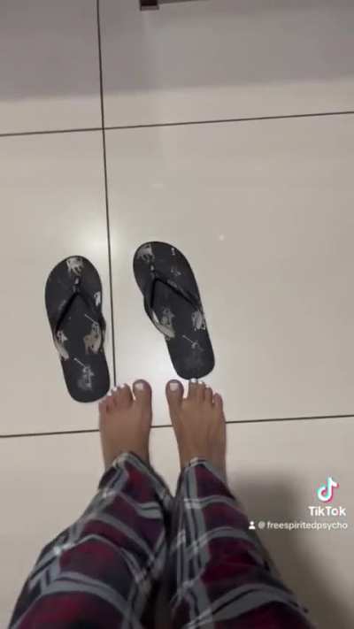 Freespiritedpsycho with the white toes