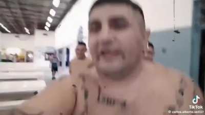 Celulares, wifi, cordero y asados los fines de semana. Entendible que Massa y Kiciloff hayan sacado mas de 80% de votos en estos antros. Te digo que comen mejor que yo