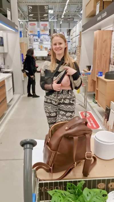 The ladies in the back choose what kind of sink to buy, and I, slightly embarrassed, choose to show my big boobs. Heh
