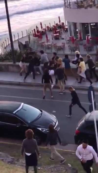 Police start shooting to the air to stop the fight