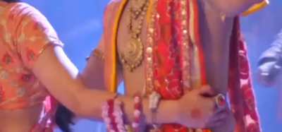 Mallika Rani Navel waist press 