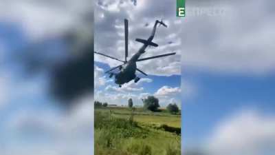 &iquest;New Fortunate Son? Also ukrainian helis moving at tractor altitude again