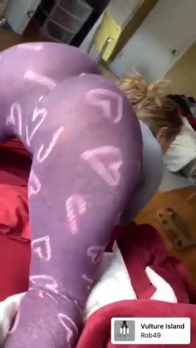 Juicy ass 😍😩