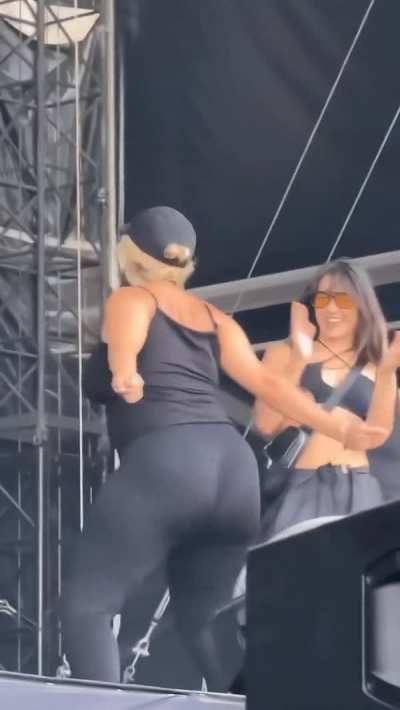 Teasing us with this big jiggly booty