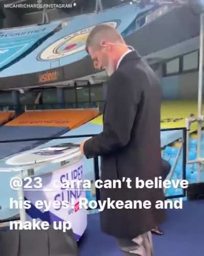 Micah Richards' reaction to Roy keane putting on makeup