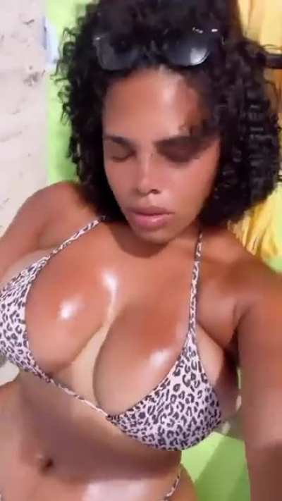 🔥🔥👙
